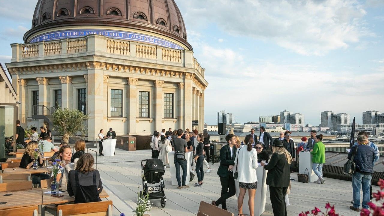 Speisen auf dem Stadtschloss: Jede Debatte über städtebauliche Maßnahmen ist hier schnell vergessen.
