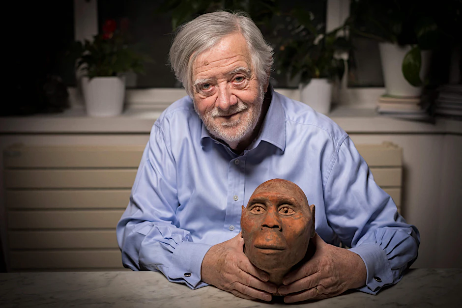Yves Coppens mit einem Modell von „Lucy“. Der französische Paläontologe ist am Mottwoch im Alter von 87 Jahren gestorben.