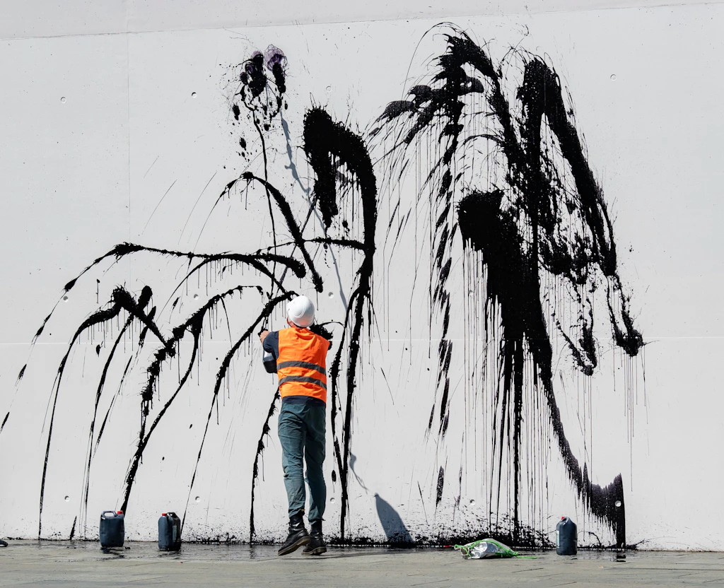 Letzte Generation beschmiert Kanzleramt: Ist das Kunst oder abwaschbar?