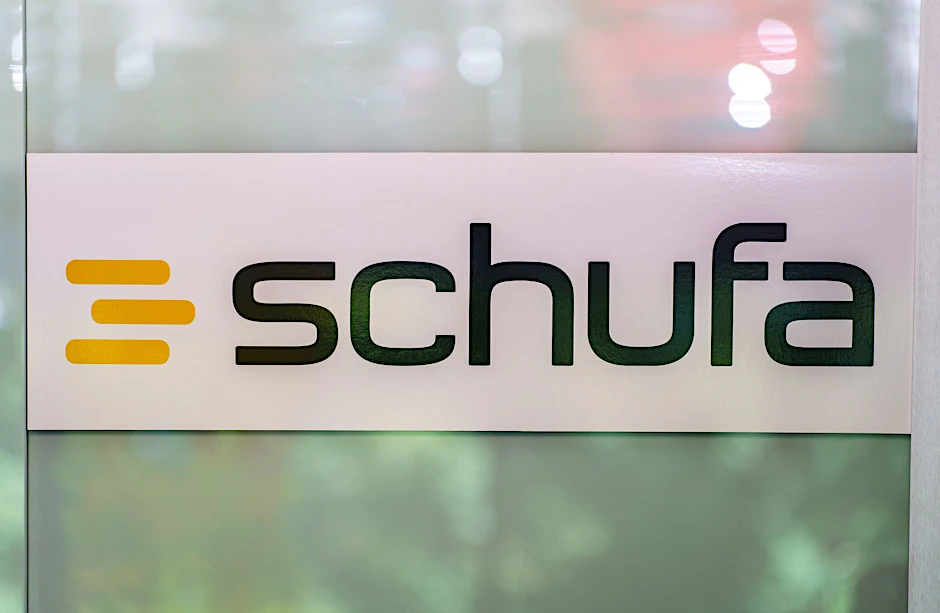 ARCHIV - Die Pandemie hat laut Schufa keine negativen Auswirkungen auf die Verschuldung der Menschen gehabt.  