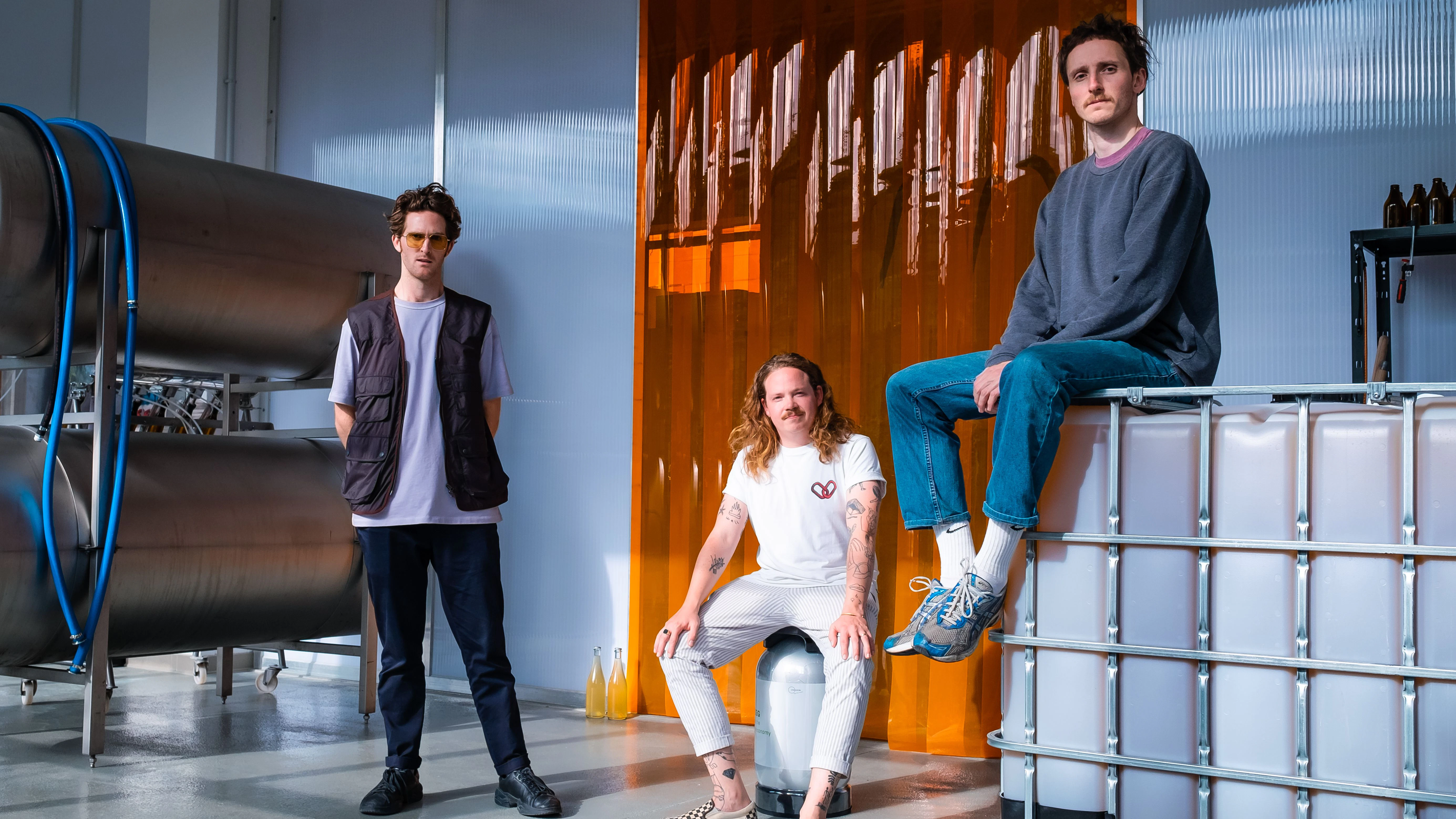 Sie setzen auf innovative Brautechniken, auf&nbsp;spannende alkoholfreie Getränke und auf Marzahn: Walker, Yannic und Felix von Bouche.