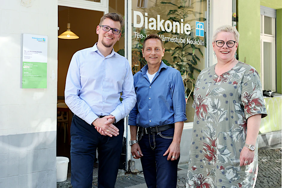 Oliver Unglaube, Thomas de Vachroi und Marion Timm (v. l.) bringen das neue Projekt für Obdachlose des Kirchenkreises Neukölln voran.