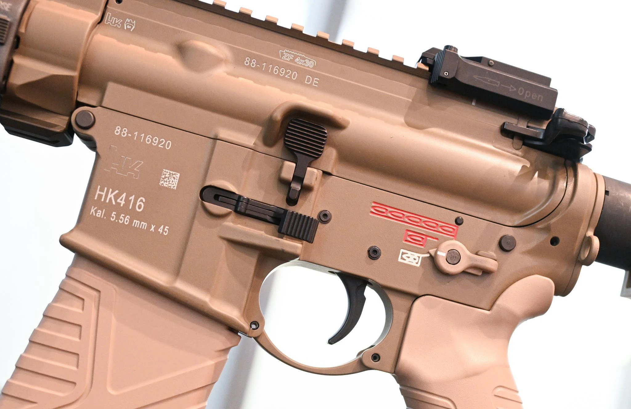 ARCHIV - Das Sturmgewehr HK 4-16 des Waffenherstellers Heckler und Koch.  