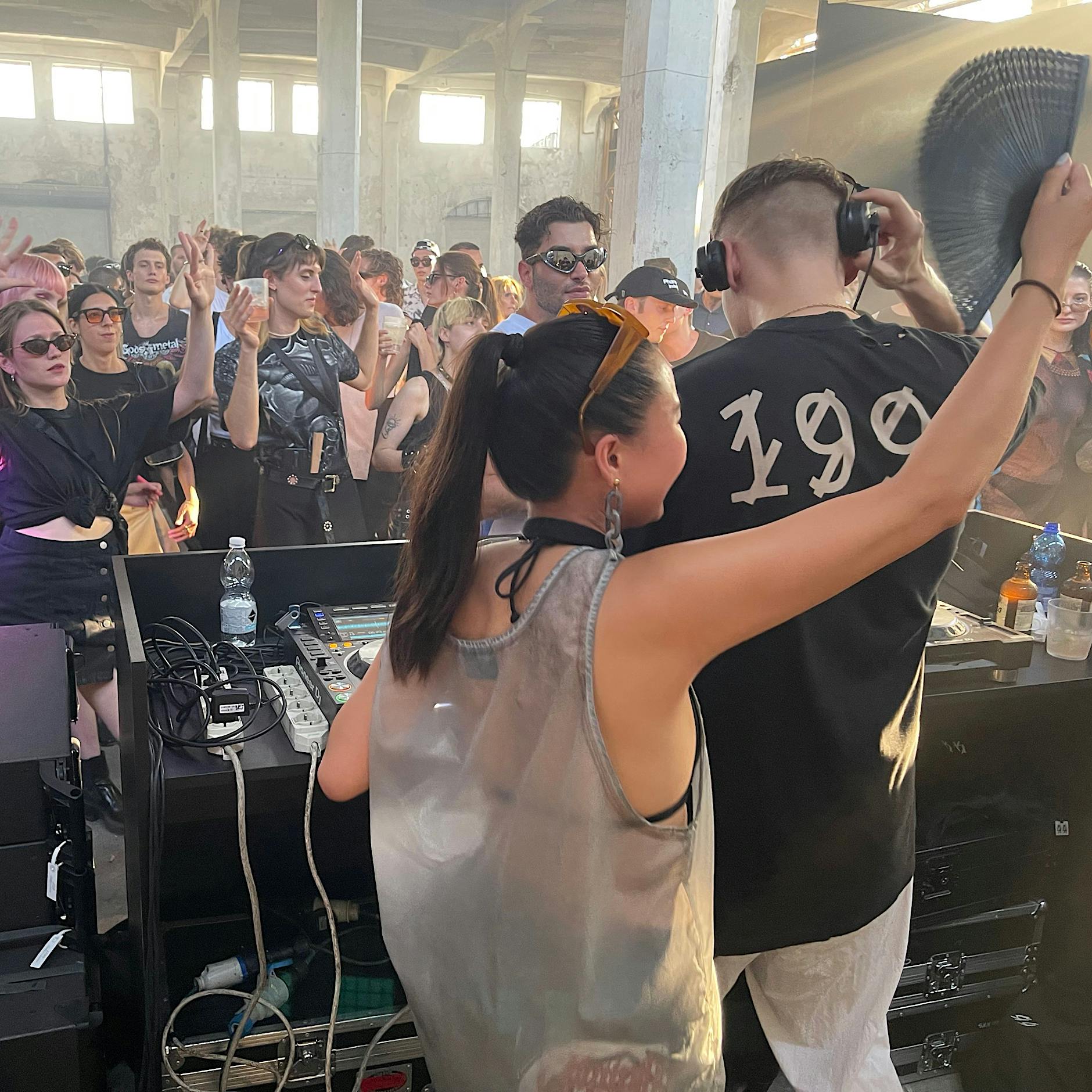 44 Label Group: T-Shirts, Techno, Tinnitus