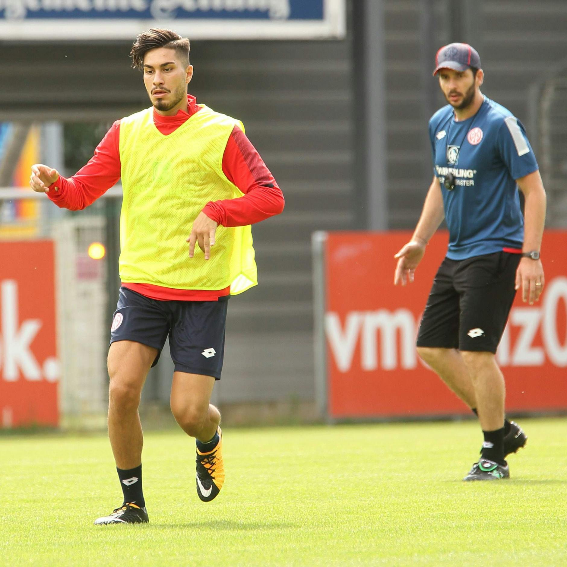 Gemeinsame Zeit bei Mainz: In der Saison 2017/18 machte Trainer Sandro Schwarz den Mittelfeldspieler Suat Serdar zum Stammspieler.