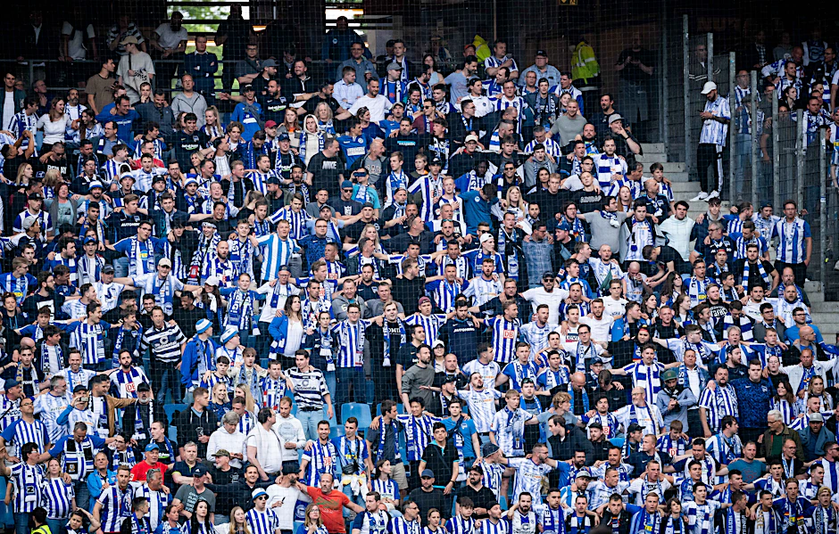Hertha-BSC-Fans vor dem Spiel zwischen dem Hamburger SV und Hertha BSC.