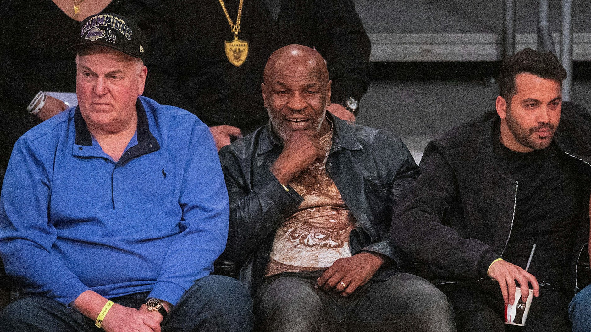Mike Tyson (M.) ist mittlerweile 55 Jahre alt, aber auch wegen seiner Cannabis-Ohren noch in aller Munde.