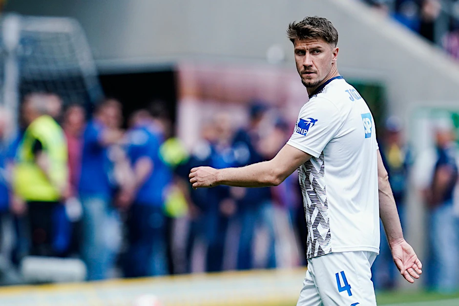 ARCHIV - Innenverteidiger Ermin Bicakcic und die TSG Hoffenheim haben sich auf eine Verlängerung der gemeinsamen Zusammenarbeit geeinigt.   - WICHTIGER HINWEIS: Gemäß den Vorgaben der DFL Deutsche Fußball Liga bzw. des DFB Deutscher Fußball-Bund ist es untersagt, in dem Stadion und/oder vom Spiel angefertigte Fotoaufnahmen in Form von Sequenzbildern und/oder videoähnlichen Fotostrecken zu verwerten bzw. verwerten zu lassen.