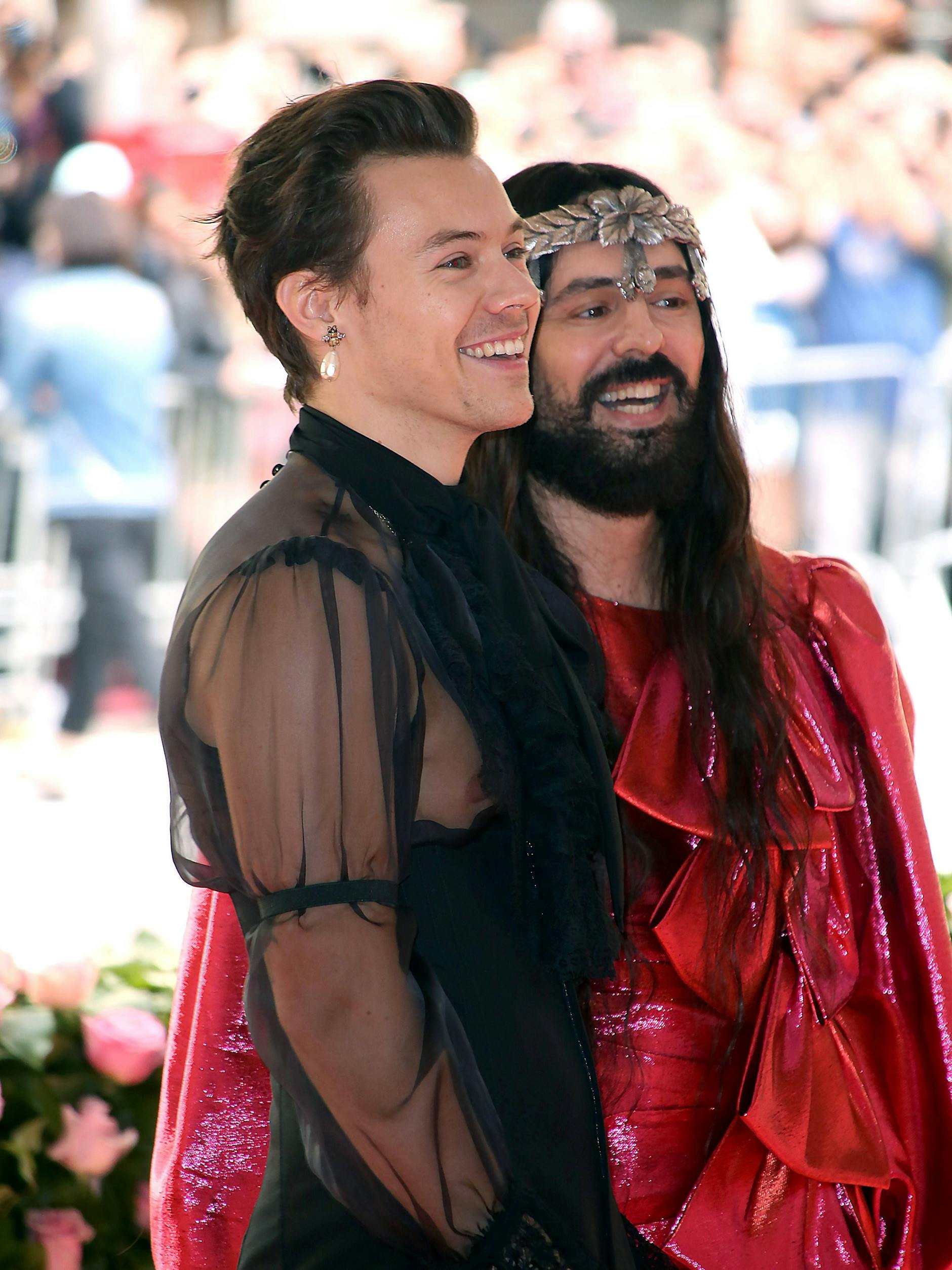 Harry Styles und Alessandro Michele sind seit vielen Jahren befreundet. Mit HA HA HA besiegeln sie das jetzt auch kreativ.