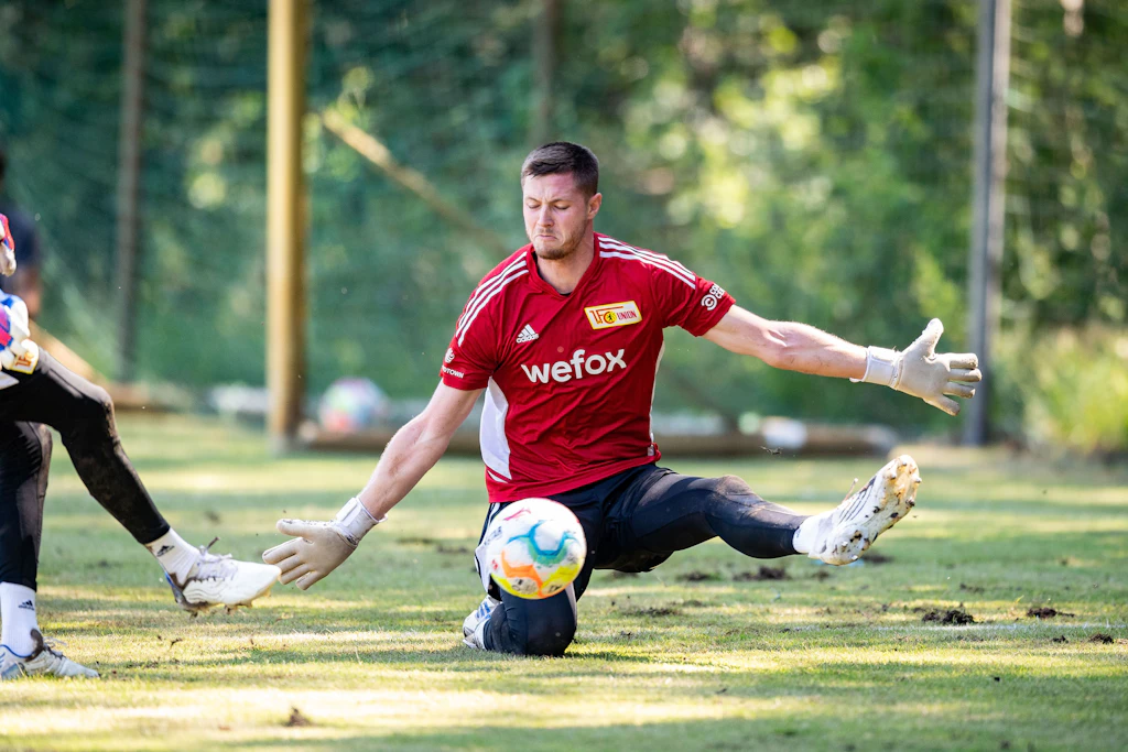 Torhüter-Duell beim 1. FC Union: Lennart Grills Kampfansage an Frederik Rönnow