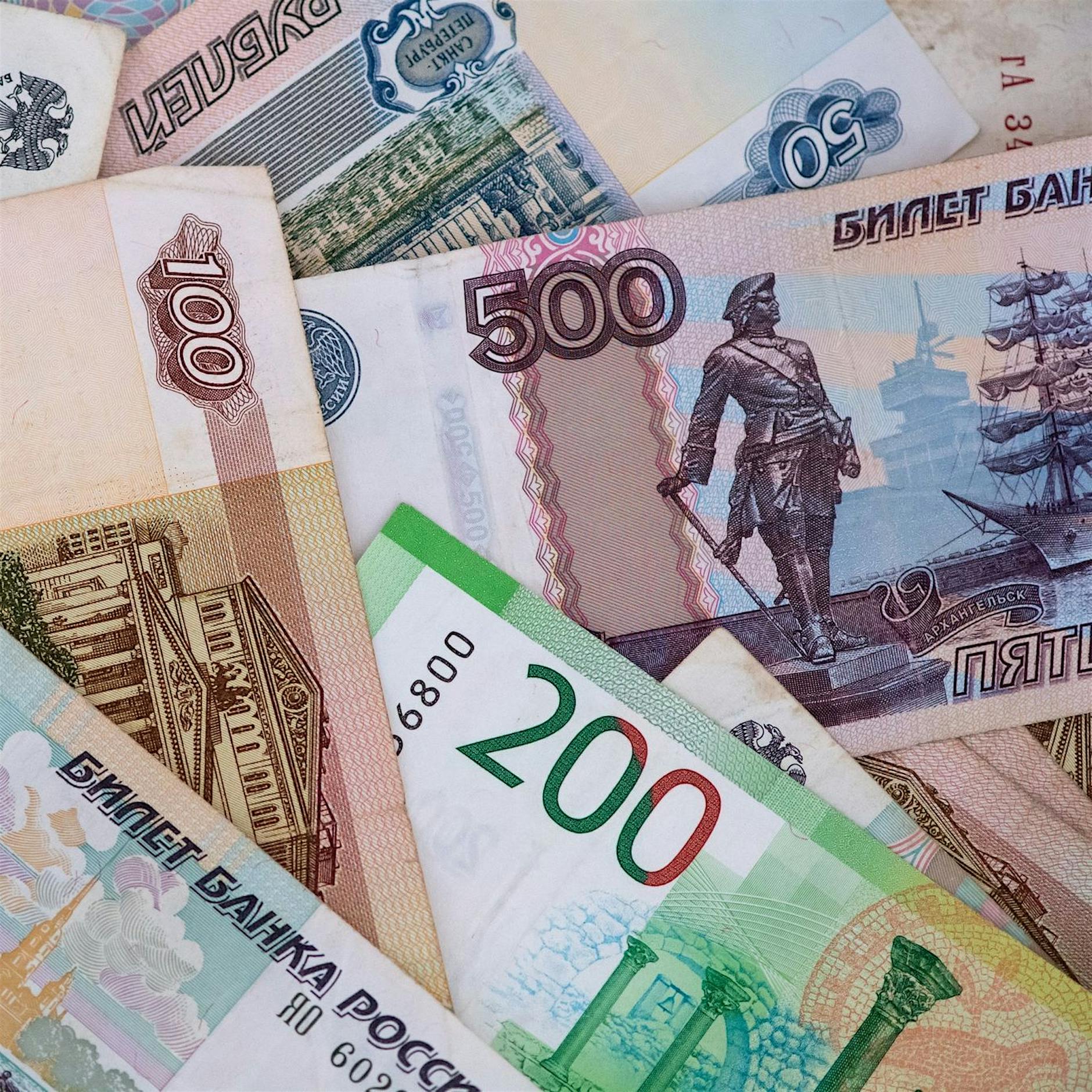 Russland zahlt fällige Schuldzinsen in Rubel