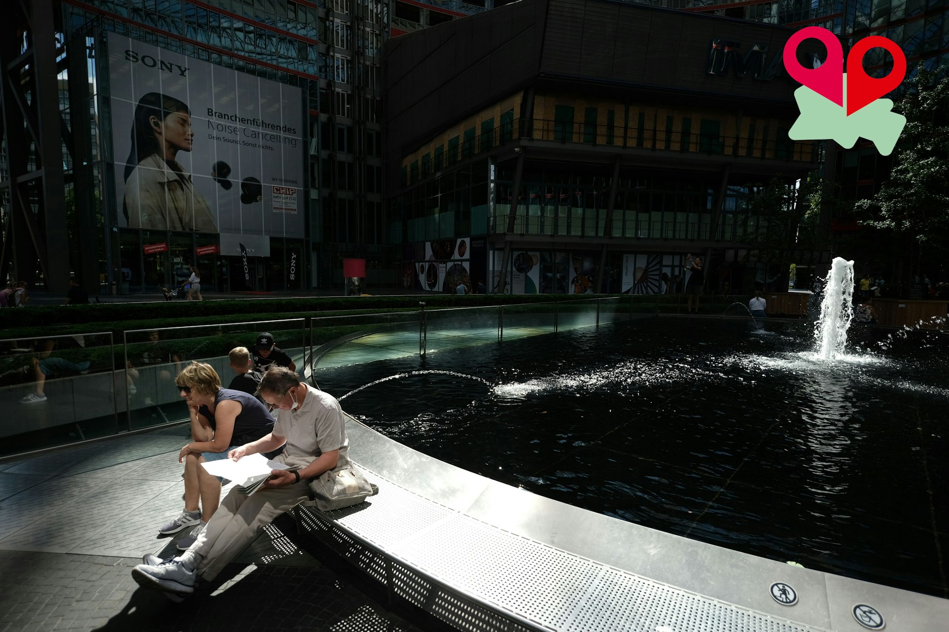 Nirgendwo kann man sich besser in die große Welt träumen als im Sony Center.