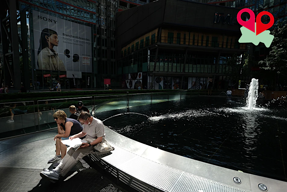 Nirgendwo kann man sich besser in die große Welt träumen als im Sony Center.