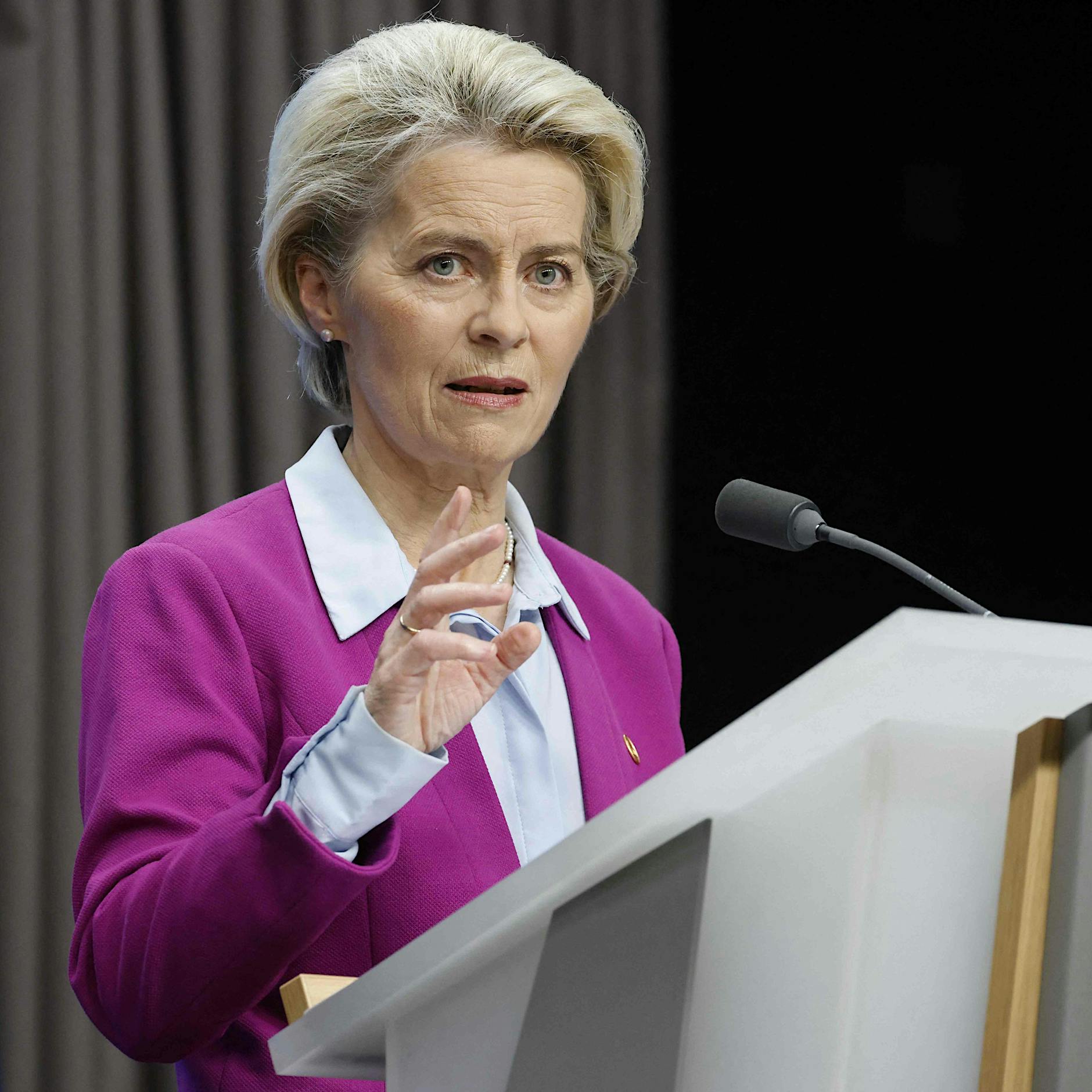 Von der Leyen: Heizung in der gesamten EU um zwei Grad runterstellen