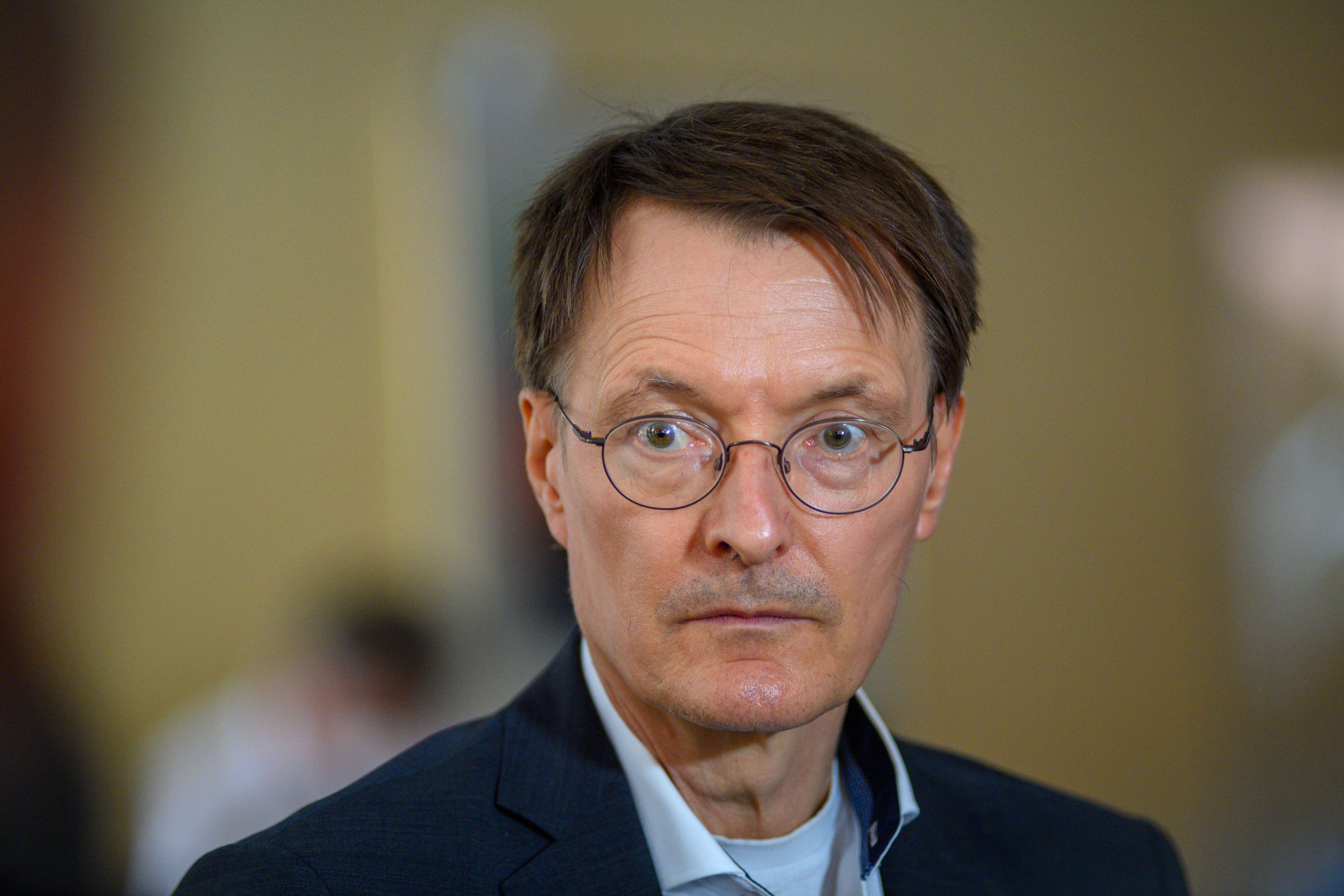 Feuerwehrmänner attackieren Lauterbach: „Wir haben alle bis zum Umfallen gearbeitet“