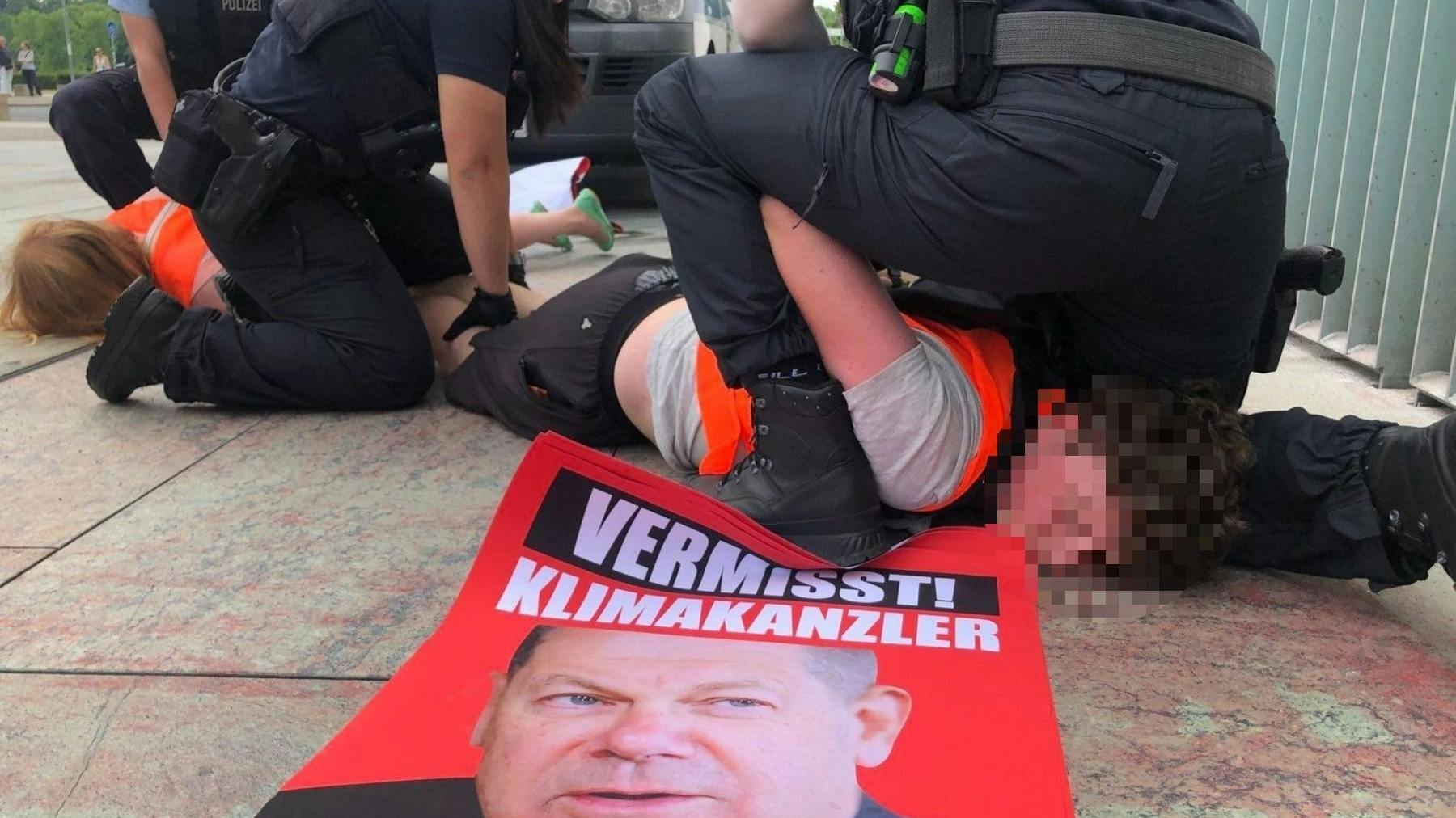 Fünf Aktivistinnen und Aktivisten wurden am Freitag festgenommen.