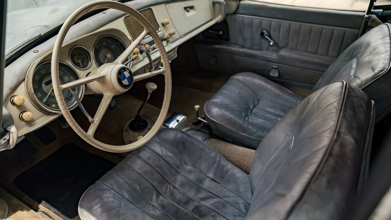 Die Innenausstattung des BMW 507 ist im Originalzustand.