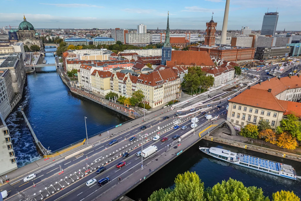 Hoch hinaus über Berlin: Hier können Sie tatsächlich selber fliegen