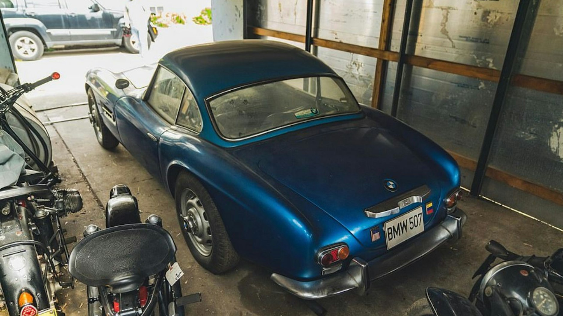 Über 40 Jahre stand der BMW 507 in der Garage, wurde nur hin und wieder gestartet, aber nicht gefahren.