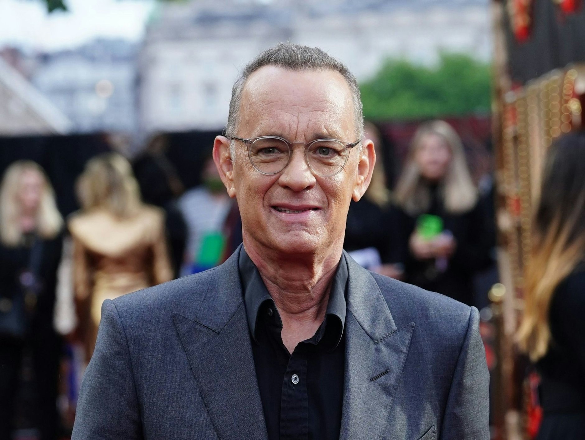 ARCHIV - Der US-Schauspieler Tom Hanks würde seine «Philadelphia»-Rolle heute nicht mehr spielen.  