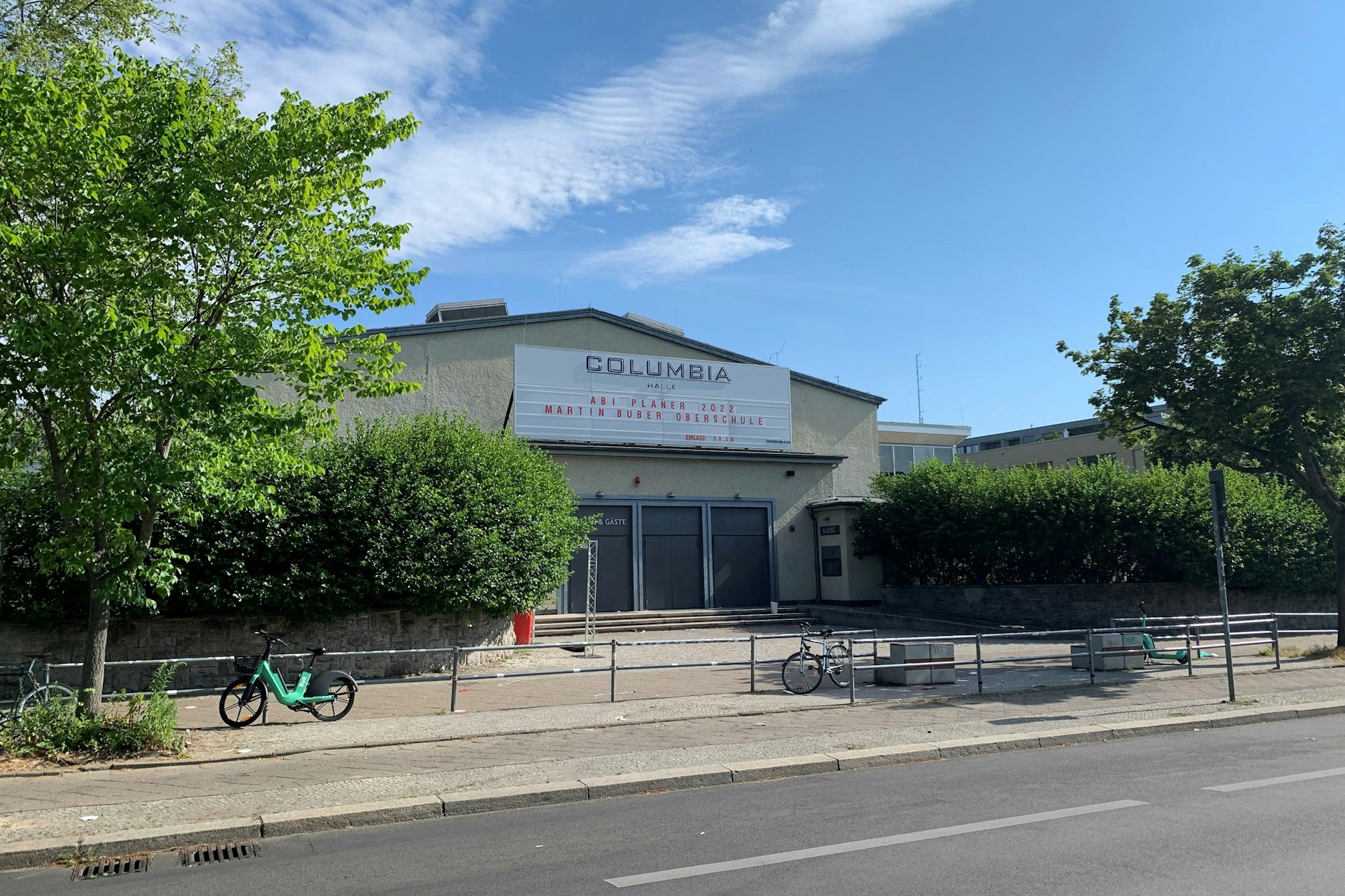 In der Nacht zu Sonntag mussten vier Rettungswagen zum Abi-Ball in der Columbiahalle fahren. Da ging es etlichen Feierwütigen gar nicht gut.