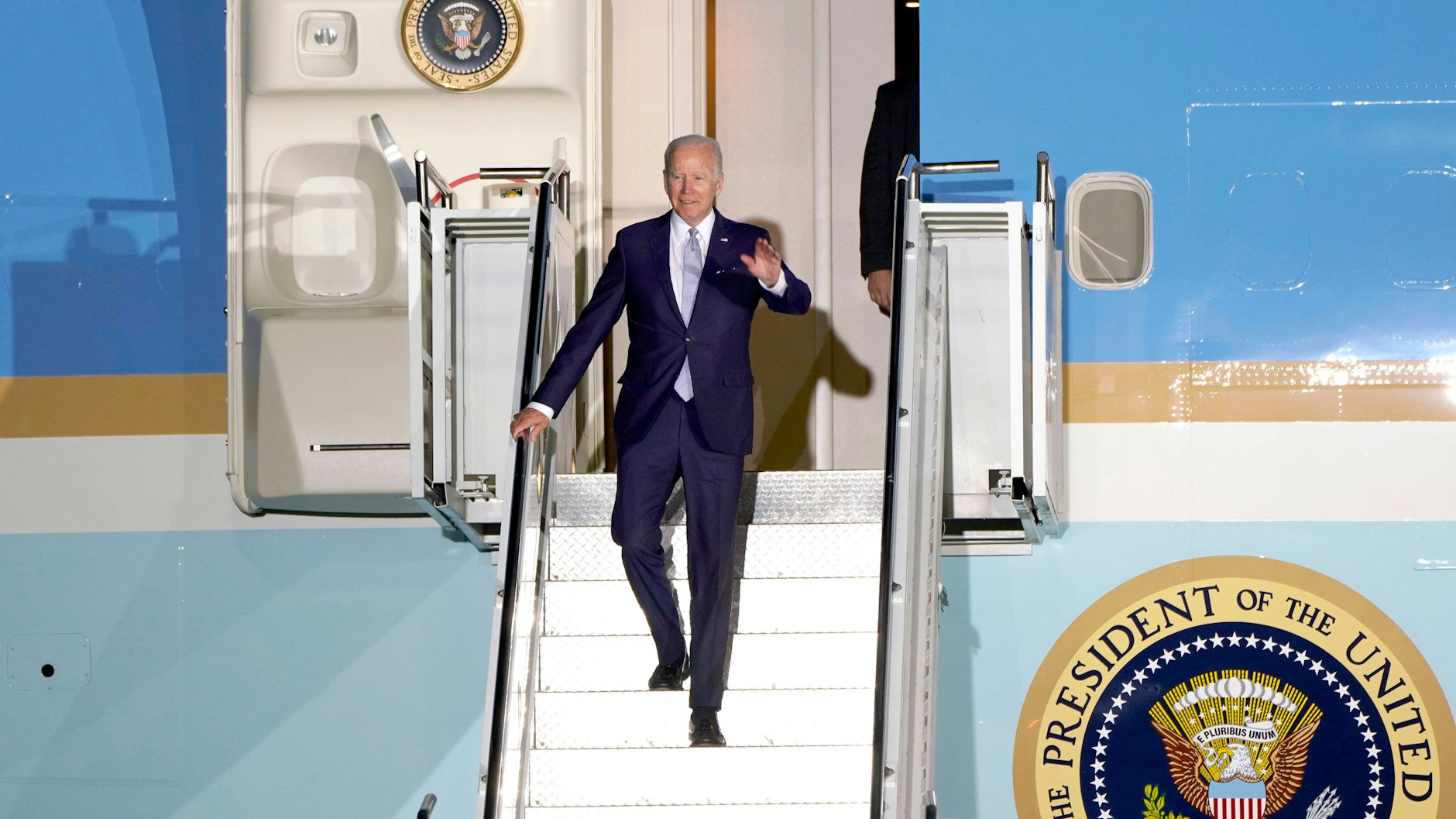 Joe Biden bei der Ankunft zum G7-Gipfel am Flughafen München.
