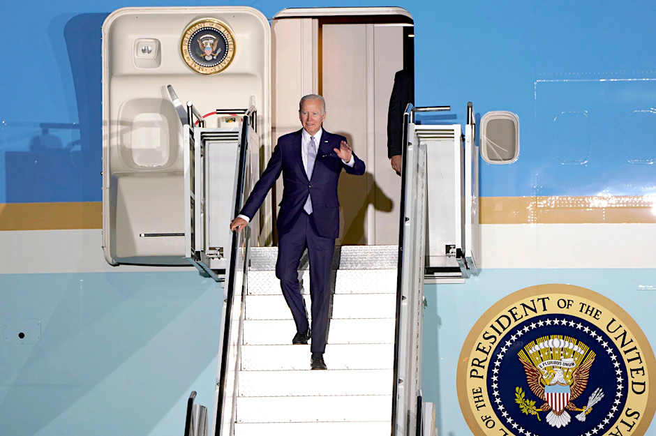 Joe Biden bei der Ankunft zum G7-Gipfel am Flughafen München.