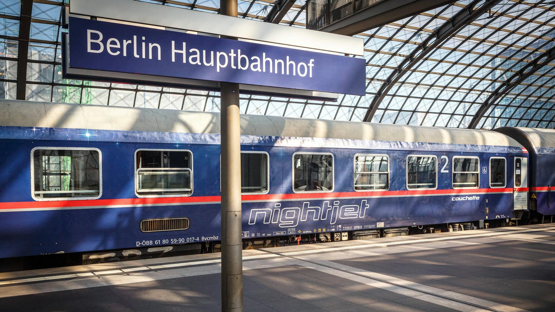 Am Ziel angekommen: Ein Nachtzug der Österreichischen Bundesbahnen (ÖBB) im Hauptbahnhof.