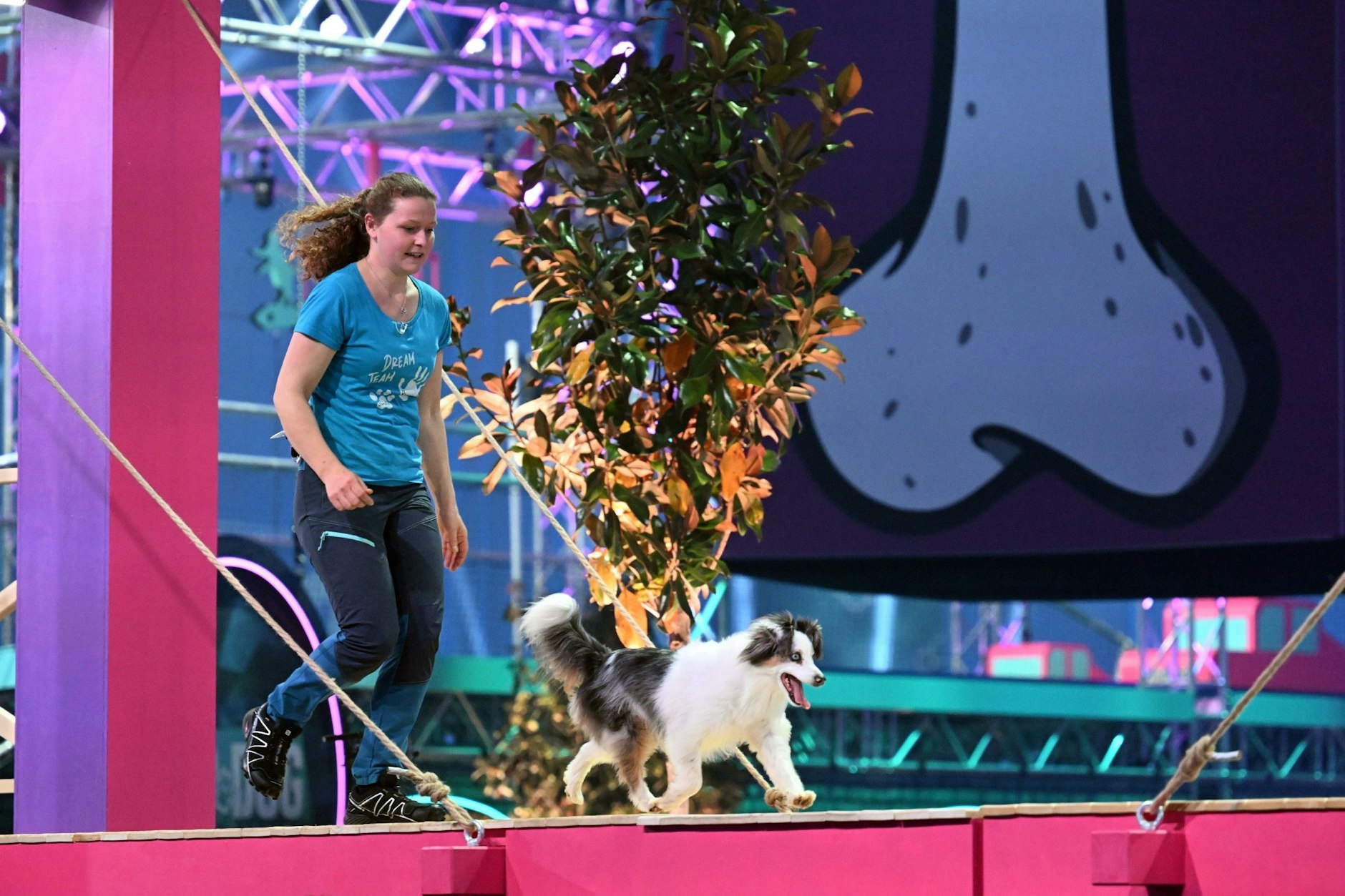 Ramona tritt zusammen mit ihrem tauben und blinden Hund Simba in der RTL-Show „Top Dog Germany“ an.