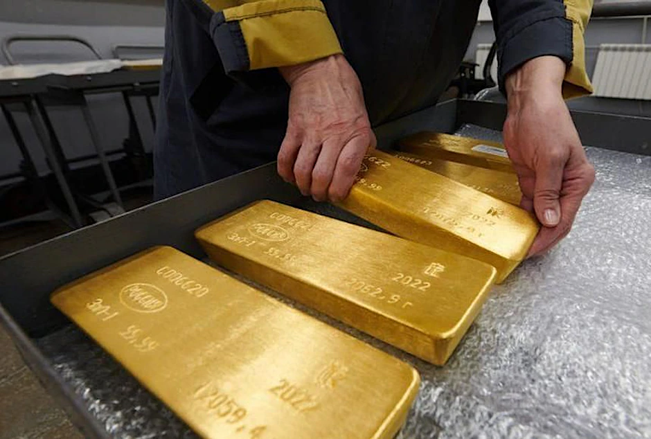 Neu gegossene russische Goldbarren