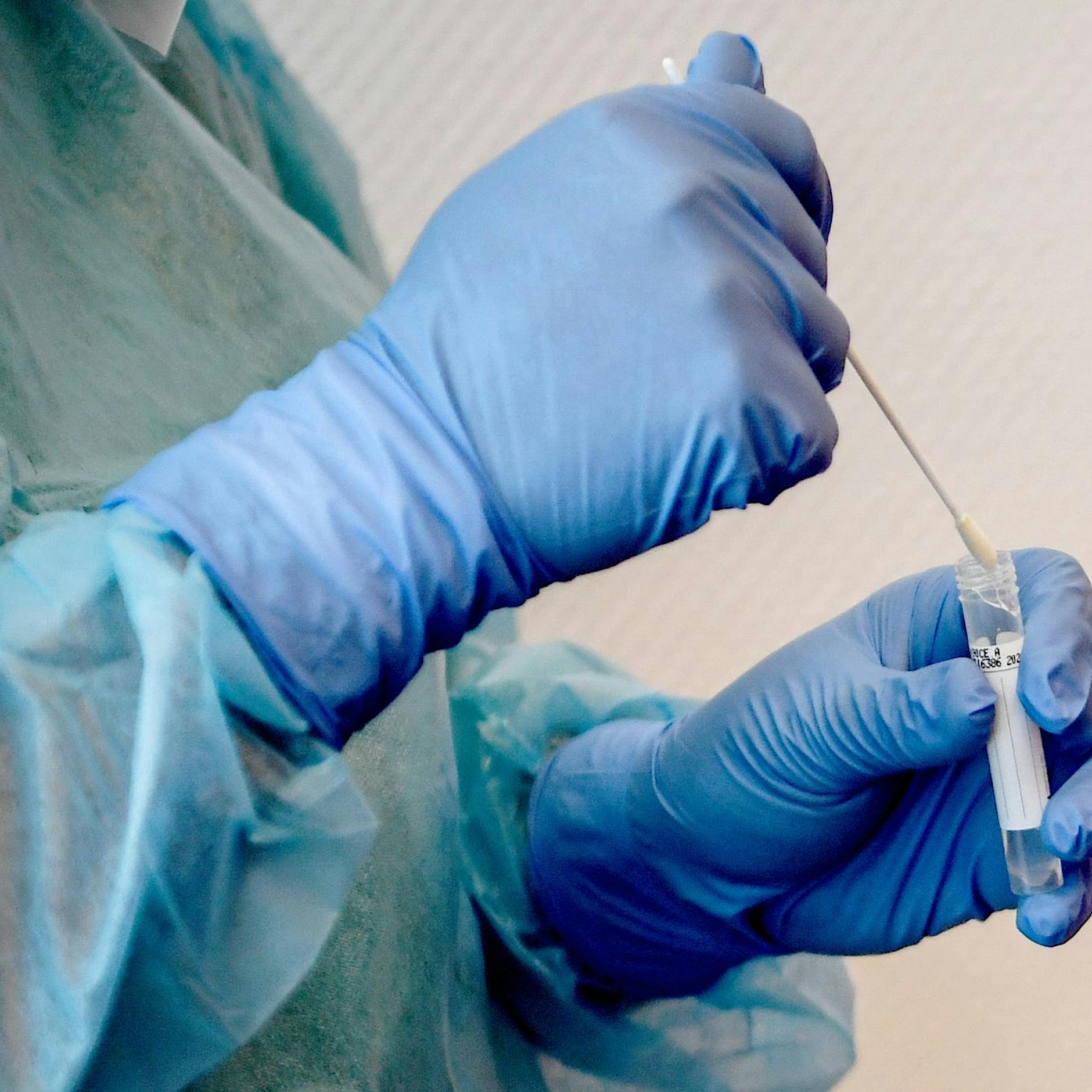 Kostenpflichtige Corona-Tests: Hausärzte befürchten Zettelwirtschaft