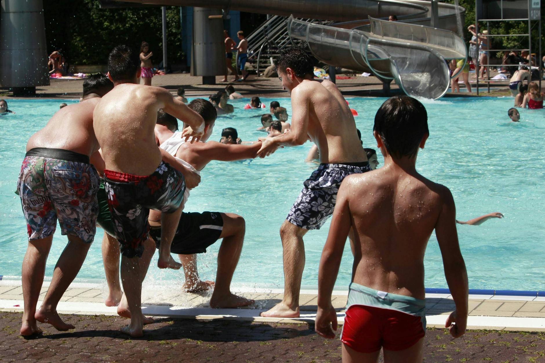 Jugendliche im Columbiabad