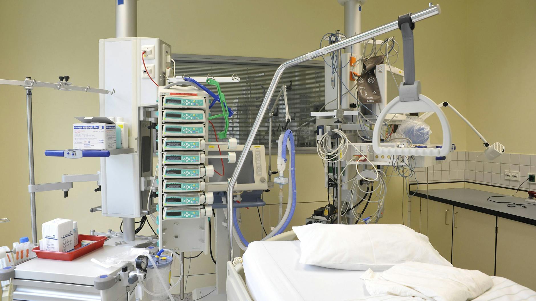 Ein freies Bett auf der Intensivstation des Berliner Bundeswehr-Krankenhauses