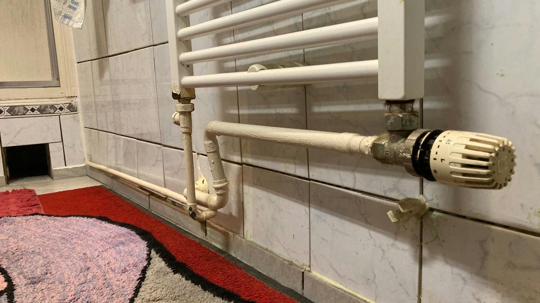 An diesen Heizkörper war Winfried K. zwölf Stunden lang mit einer Kette gefesselt.