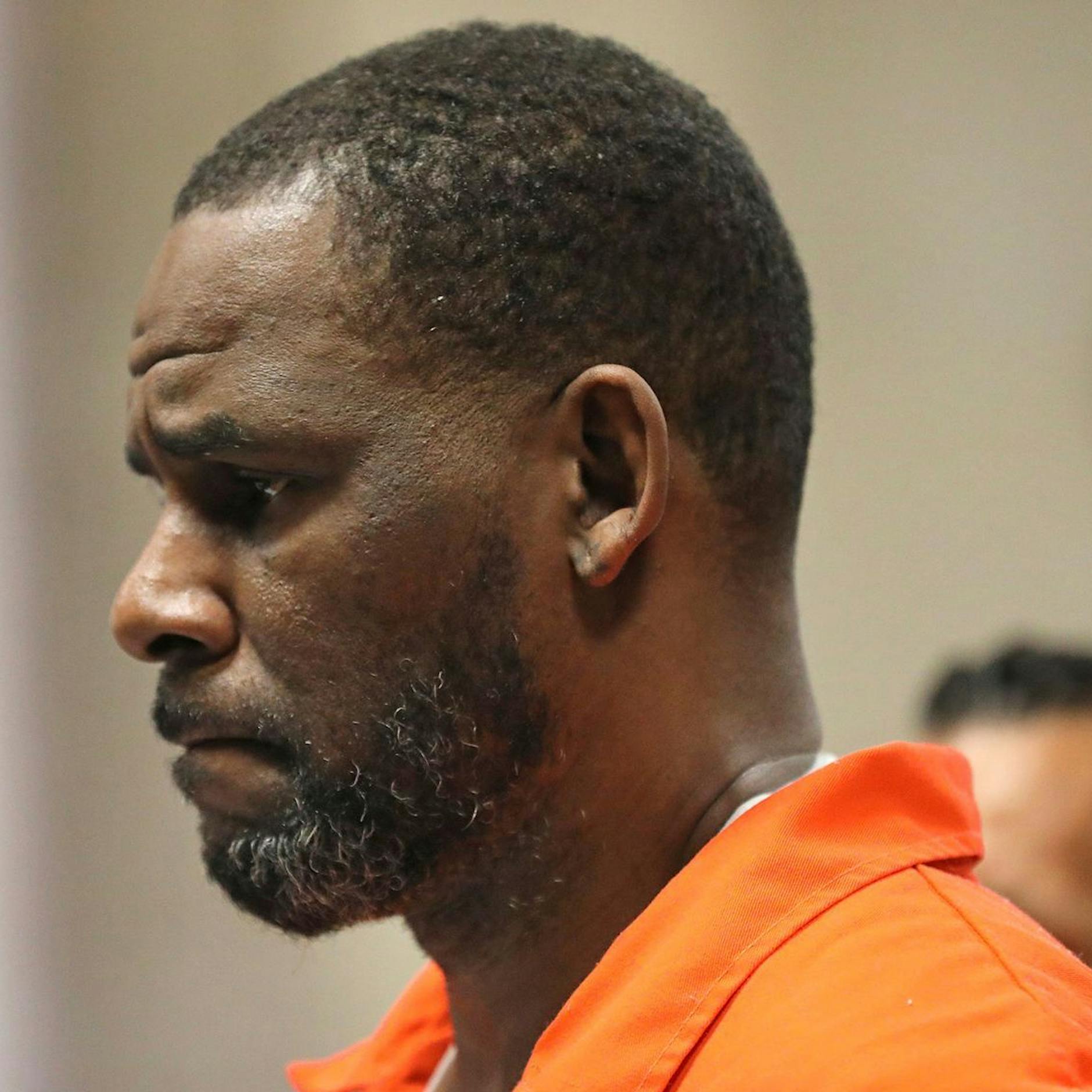 Missbrauchsprozess: Ex-Popstar R. Kelly muss 30 Jahre in Haft