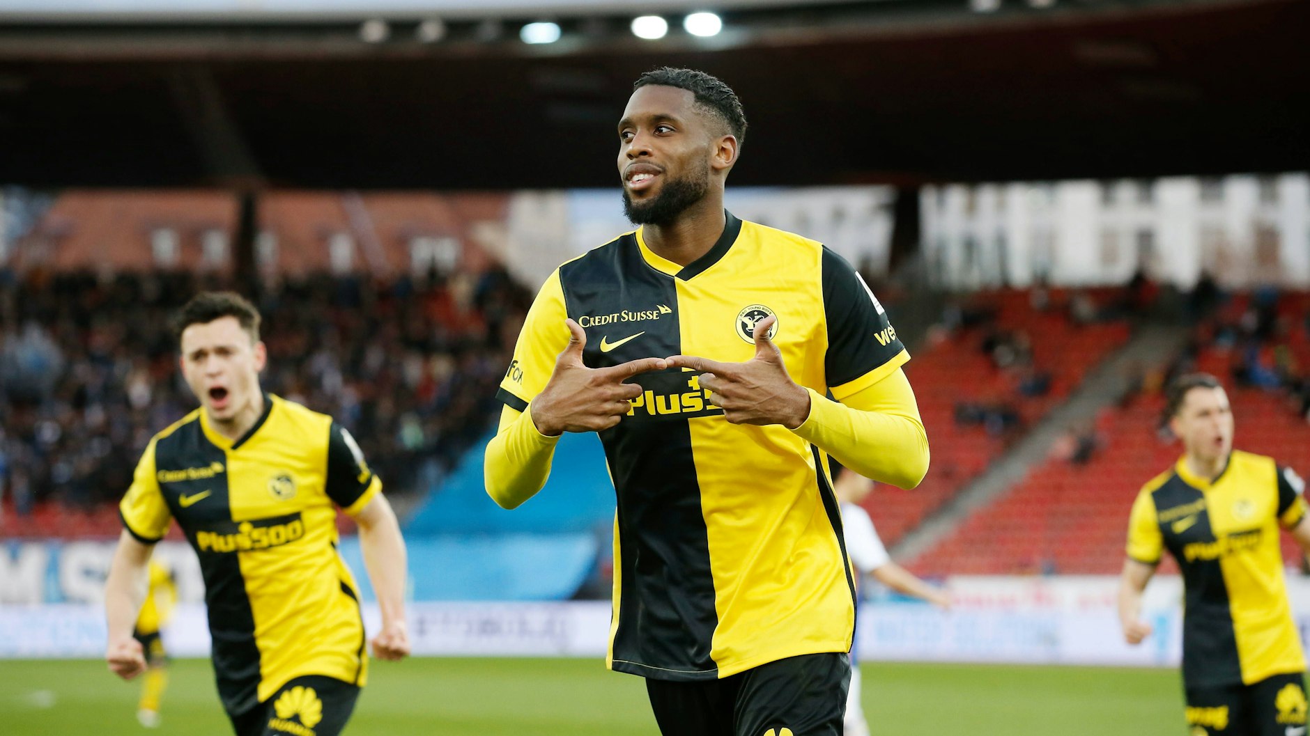 Von Bern nach Berlin: Theoson-Jordan Siebatcheu.