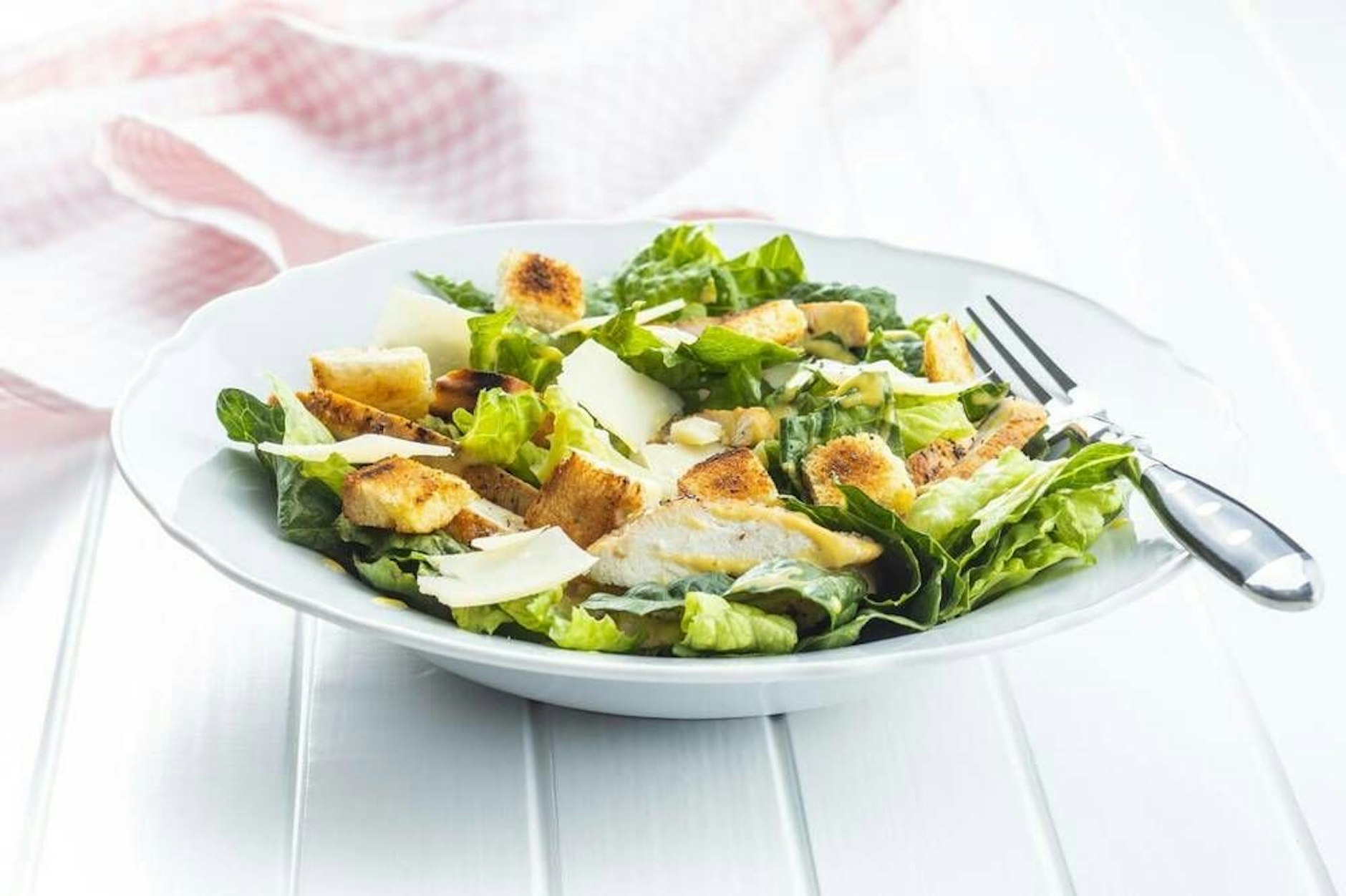 Besser als das Original Dieses Rezept für Caesar Salad hat weniger