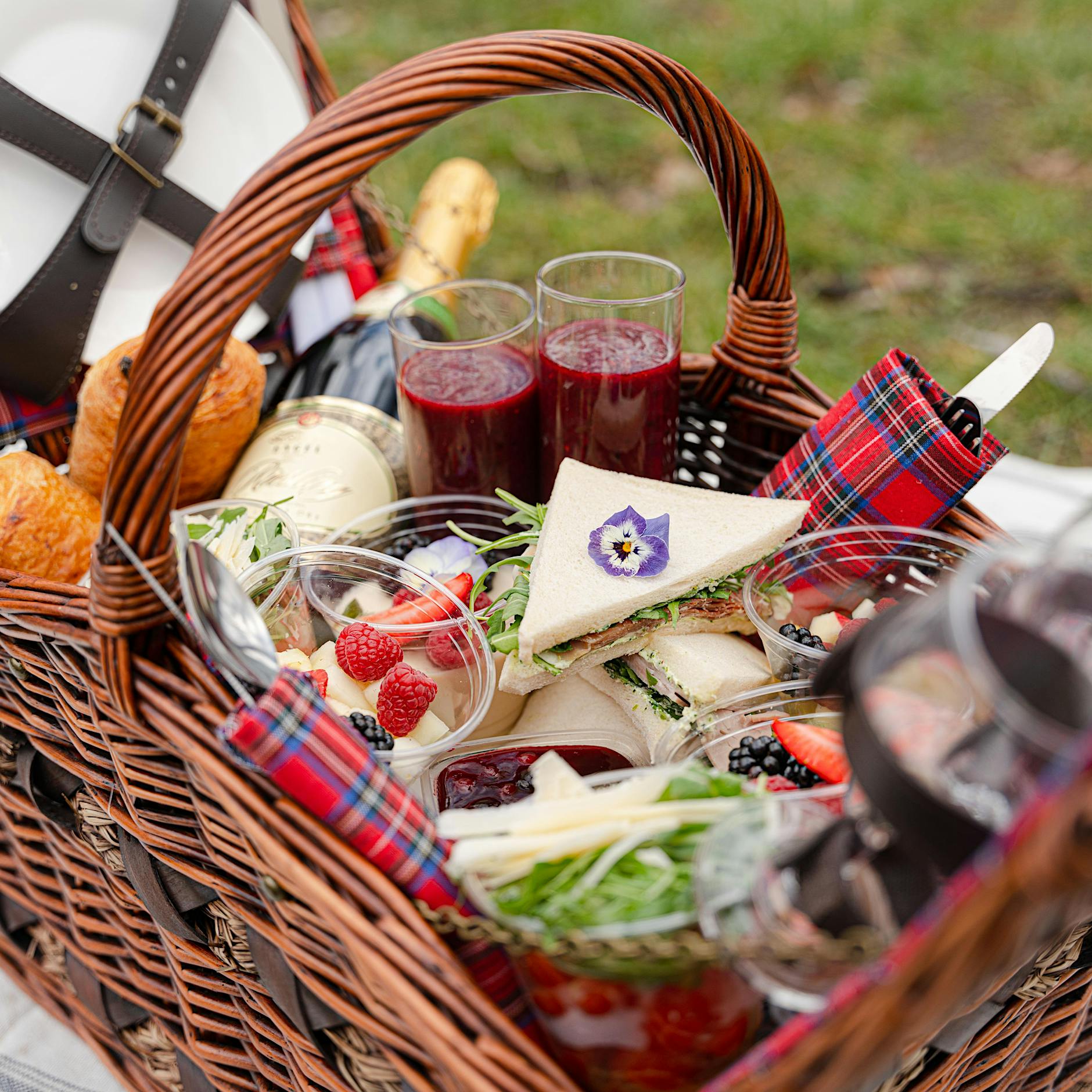Ab ins Körbchen! Die besten Picknick-Ideen für Berlin