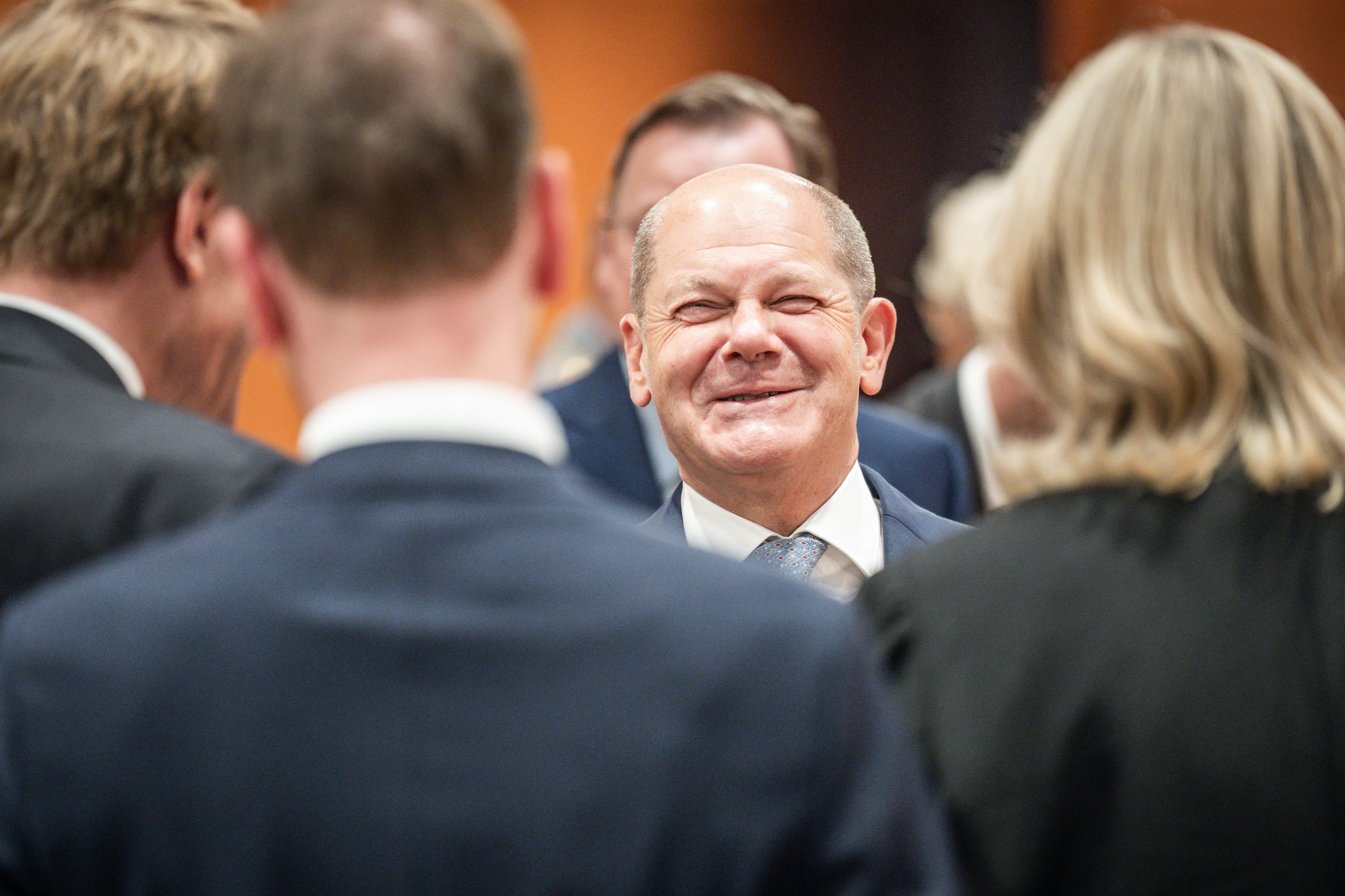 Sattes Gehaltsplus: So Viel Verdient Bundeskanzler Olaf Scholz Ab Dem 1 ...