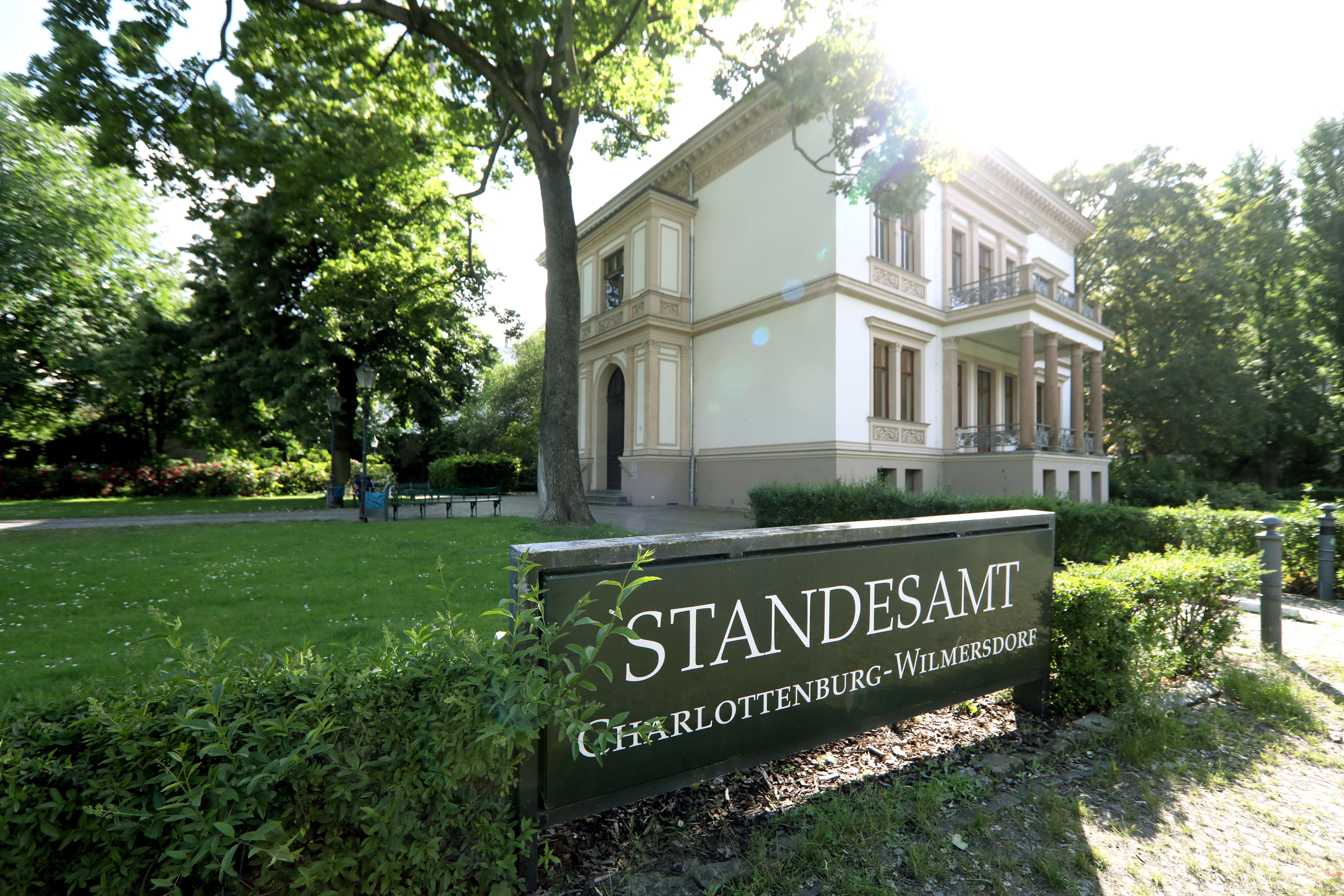 Image - Geschlecht und Namen selbst beim Standesamt ändern: Dieses Selbstbestimmungs-Gesetz will die Bundesregierung jetzt beschließen – für wen es gilt und für wen nicht