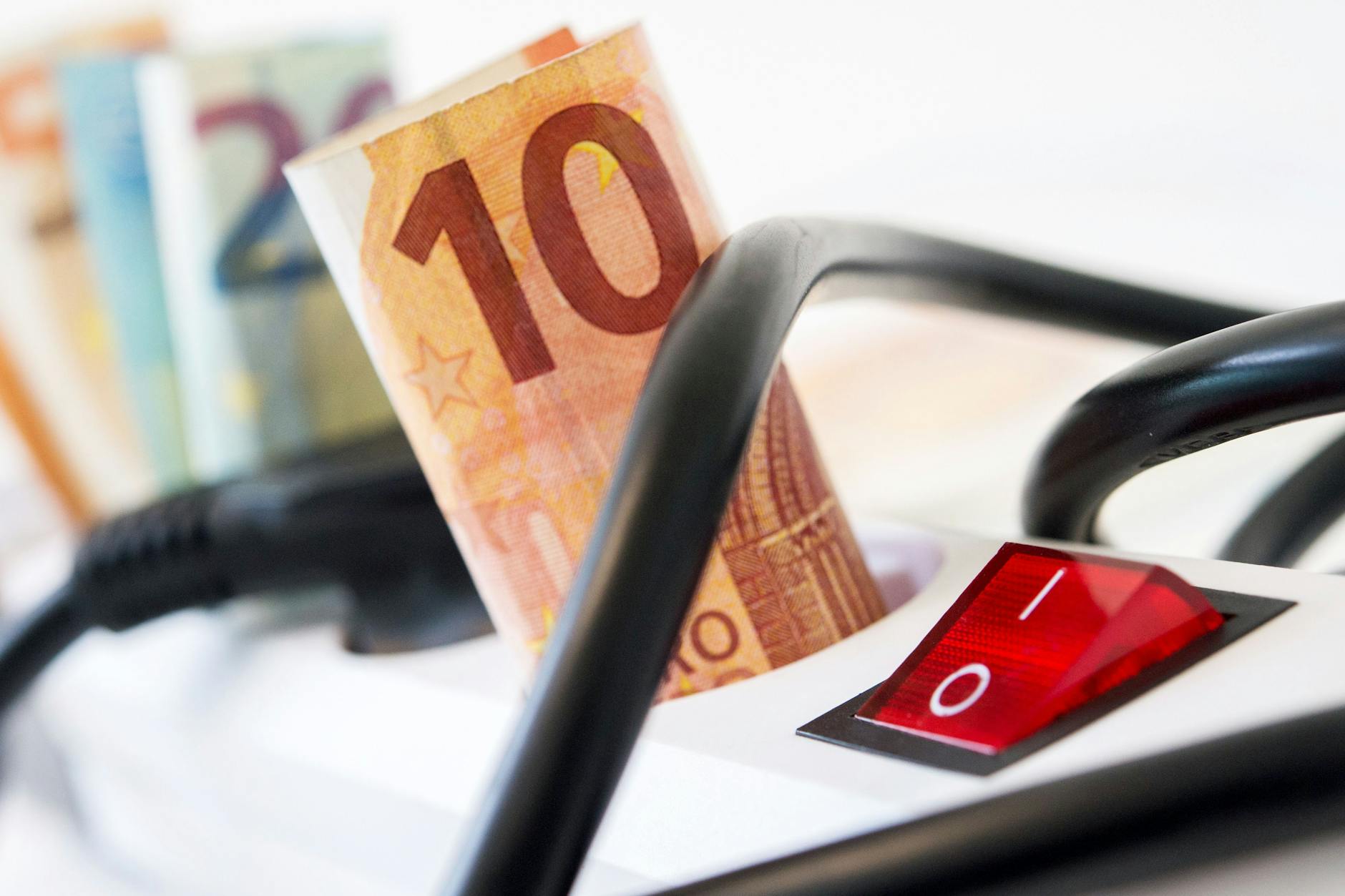 Anfang März greifen die von der Regierung als Entlastungsmaßnahme beschlossenen Preisbremsen für Gas, Fernwärme und Strom.