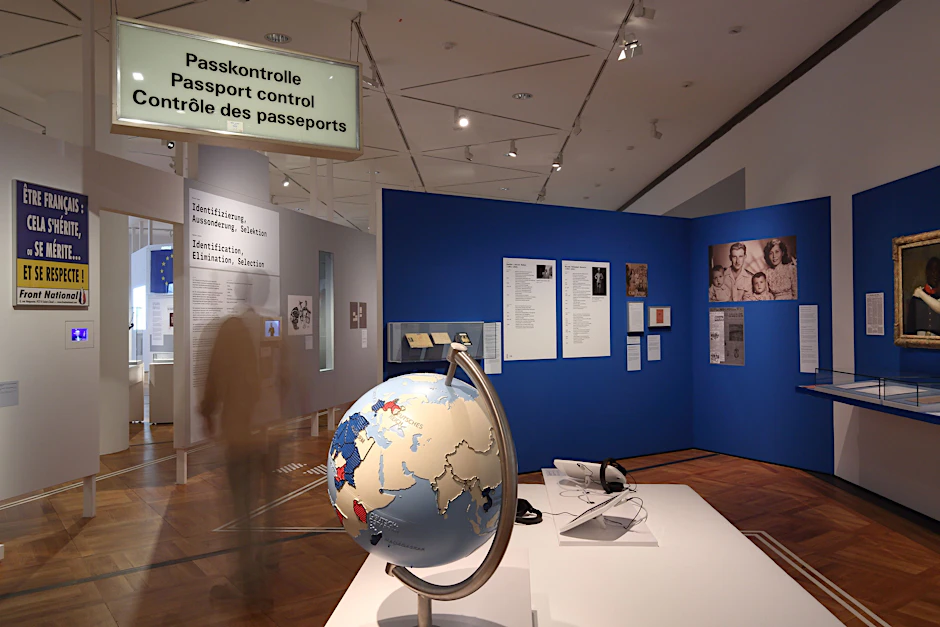 Blick in die Ausstellung „Staatsbürgerschaften. Frankreich, Polen, Deutschland seit 1789“ im Deutschen Historischen Museum (DHM).