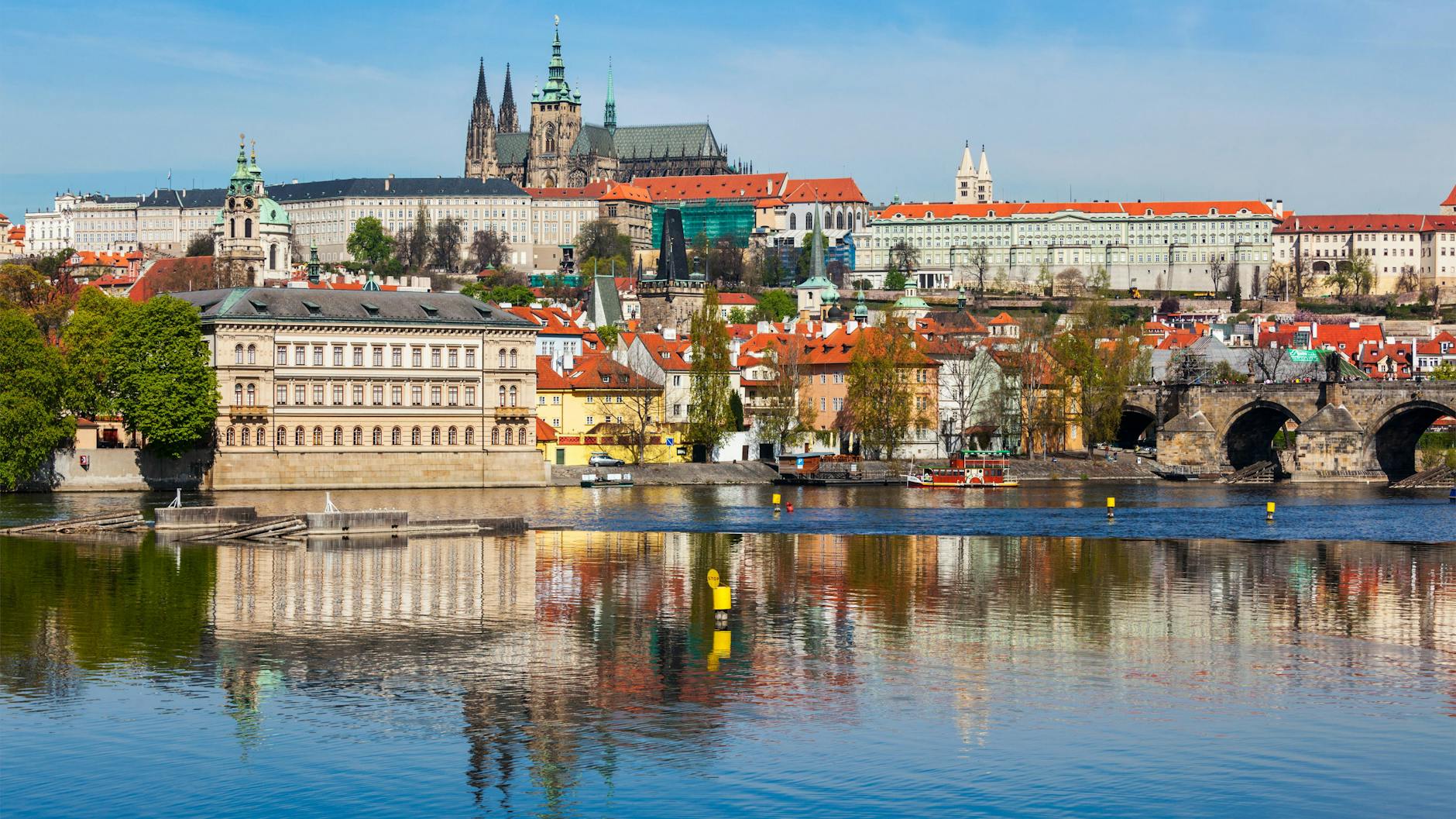 Mal schnell nach Prag: Viele Ostdeutsche verbrachten in der damaligen CSSR-Hauptstadt ein Wochenende.