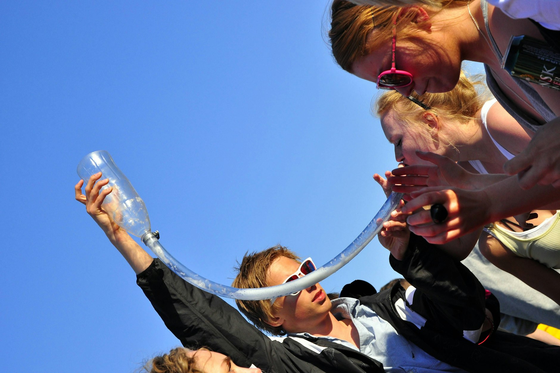 Partymeile oder Erholungsort? Jugendliche bei einer Party im Park.
