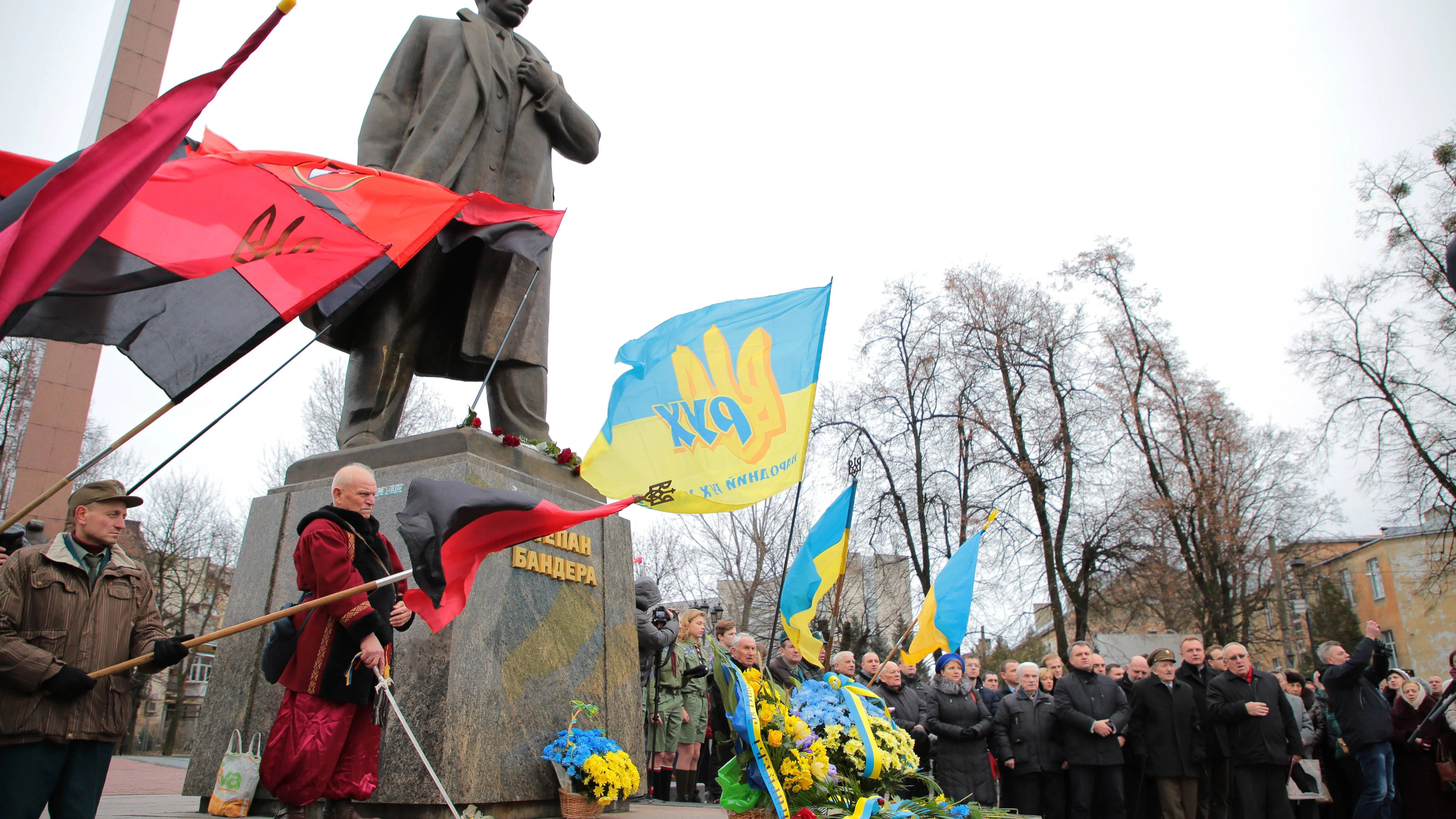 Jedes Jahr erinnern ukrainische Nationalisten am Denkmal in Lemberg an den Geburtstag Banderas.