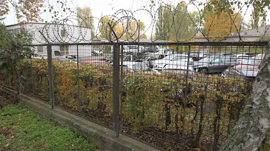 Das Kfz-Sicherstellungsgelände in Biesdorf