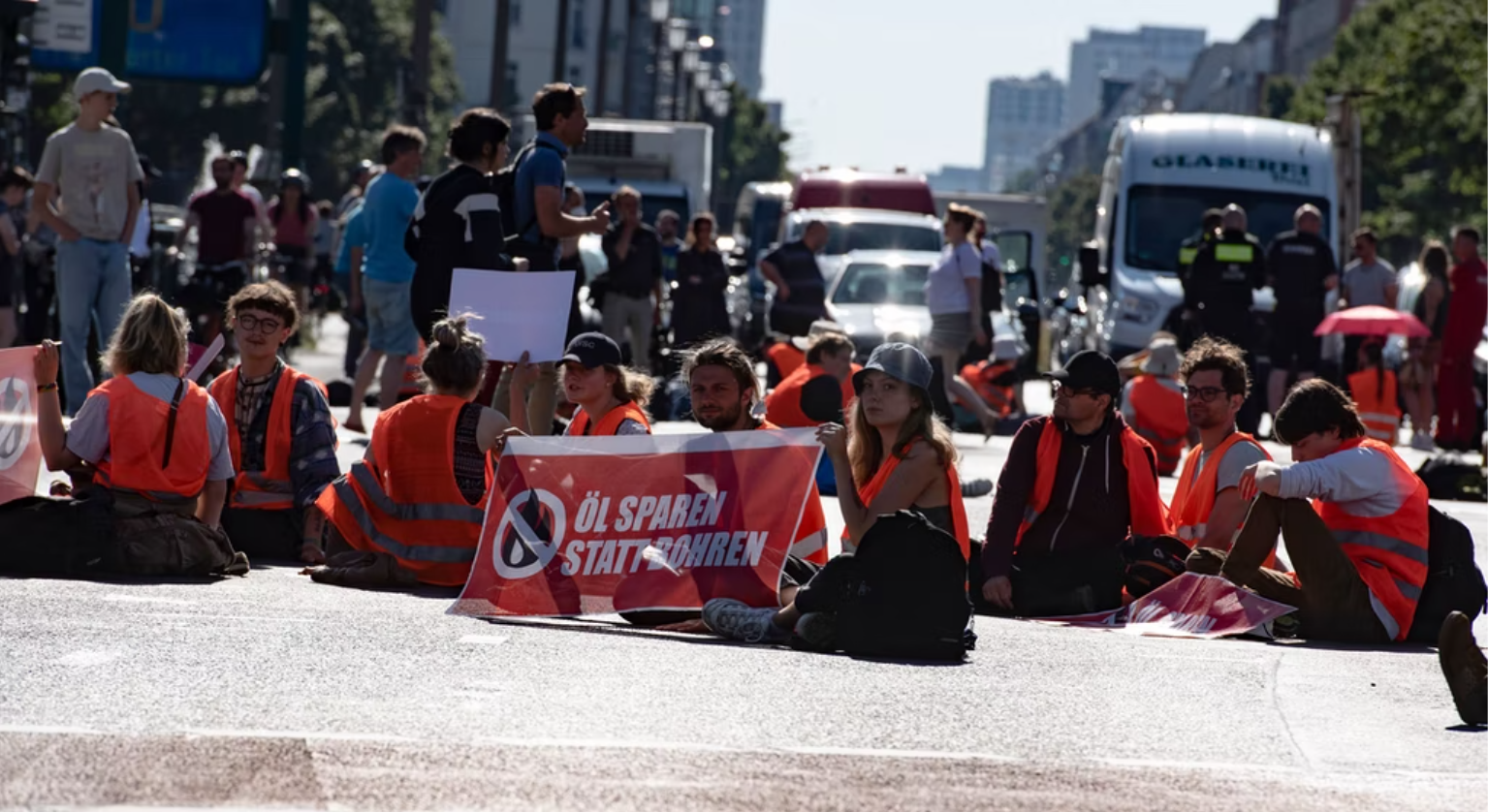 Berlin: So Viel Strafe Zahlen Klimaaktivisten Für Straßenblockaden