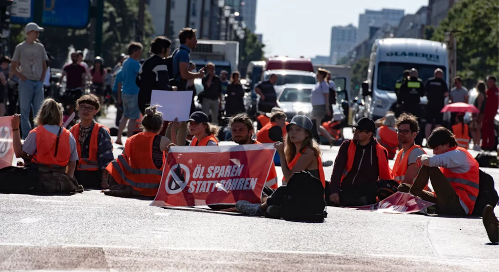 Wieder Straßenblockaden in Berlin: Autofahrer werden immer wütender