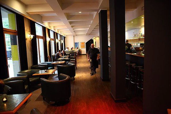 Alles ungewohnt, aber eben auch spannend: die Unsicht-Bar in Berlin-Mitte