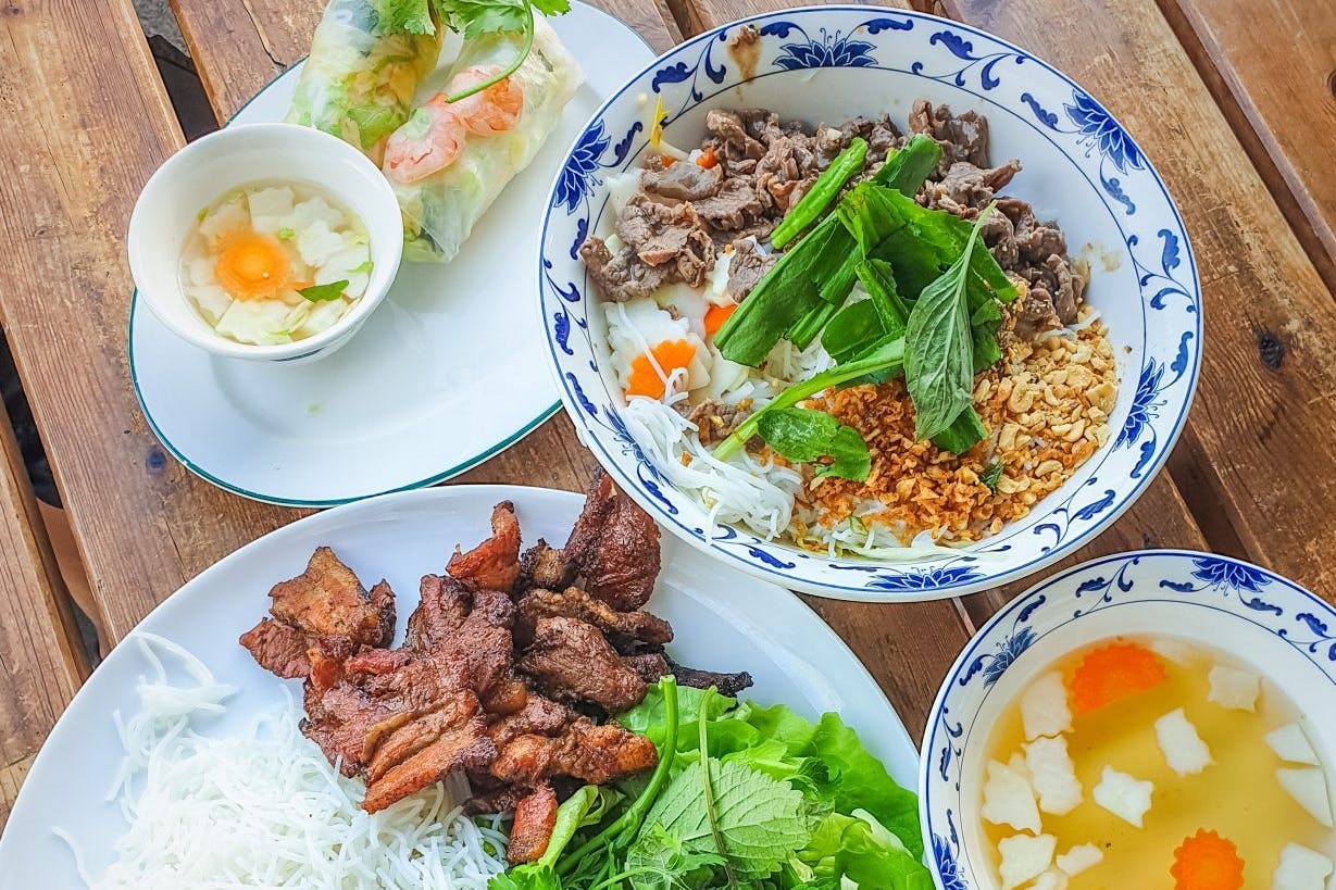 Authentische Küche im Duc Anh Quan, Dong Xuan Center, Berlin-Lichtenberg